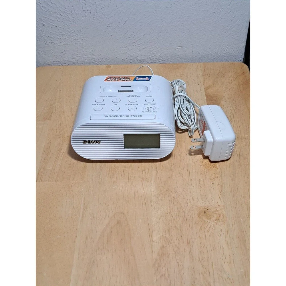 Sony ICF-C05IP white iPhone/iPod Clock Radio Speaker Dock with AC Adapter